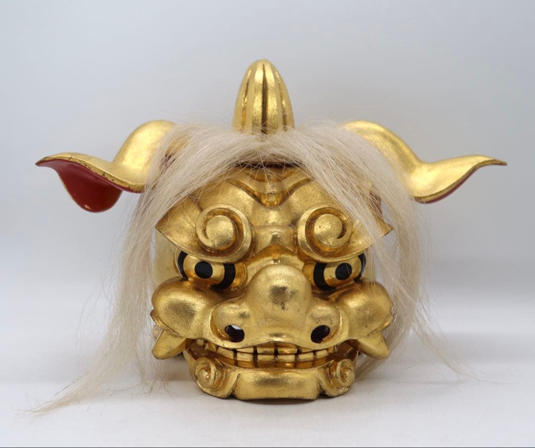 荒井寿斎作　木彫　金獅子　置物　共箱　送料込み259621