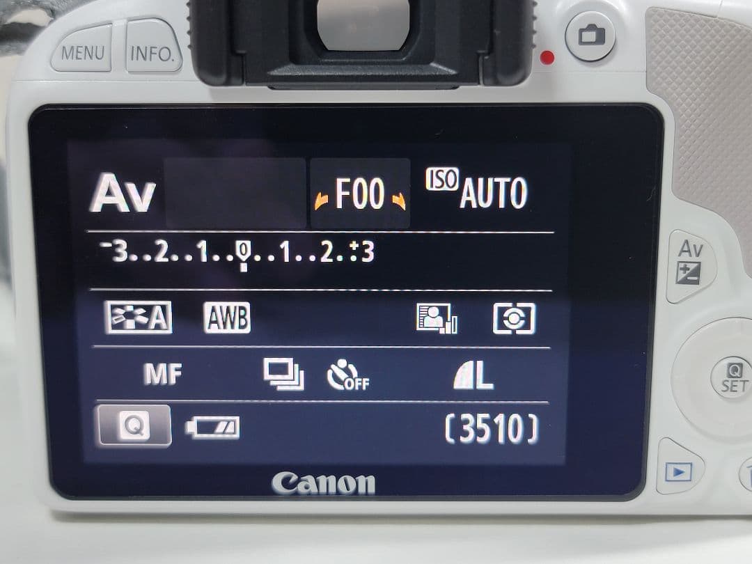 Canon EOS Kiss X7 ホワイト 一眼レフカメラ ダブルレンズキット