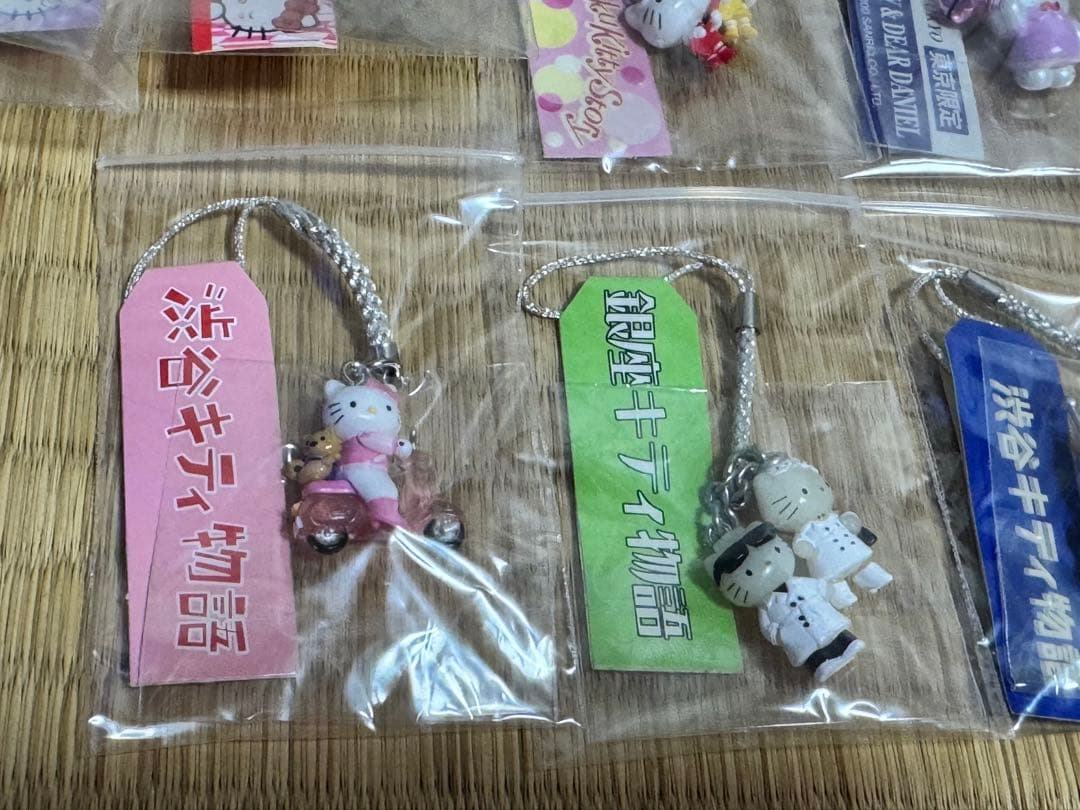 希少レア！ご当地　東京限定ハローキティ 根付け　都心バージョン16個まとめ売り