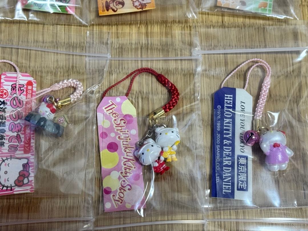 希少レア！ご当地　東京限定ハローキティ 根付け　都心バージョン16個まとめ売り