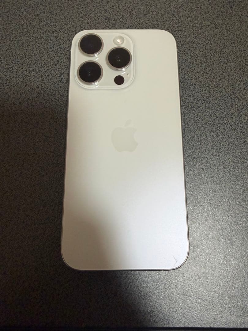 Apple iPhone 15Pro ホワイトチタニウム