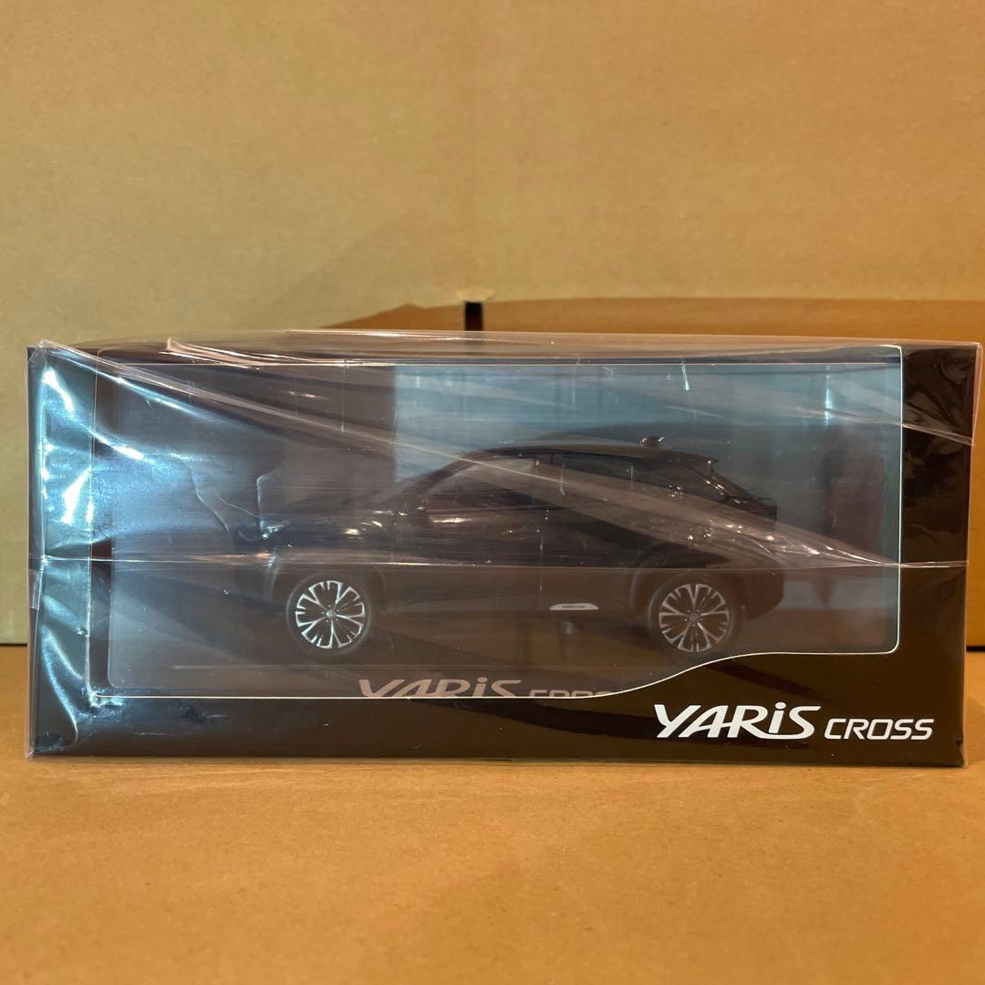 トヨタ ヤリスクロス カラーサンプル ミニカー 1/30 ブラックマイカ