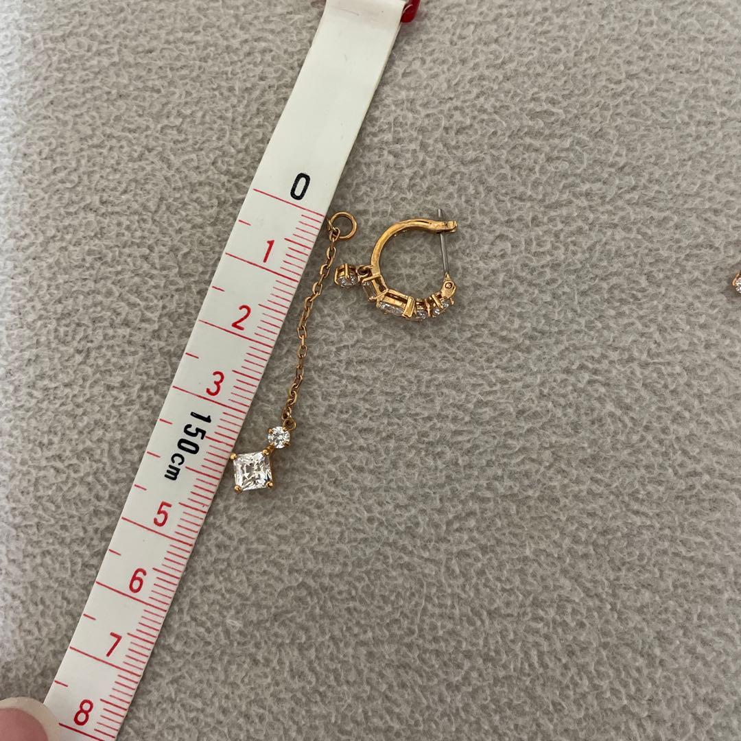 スワロフスキー　ピアス　ピンクゴールド　チャーム付き