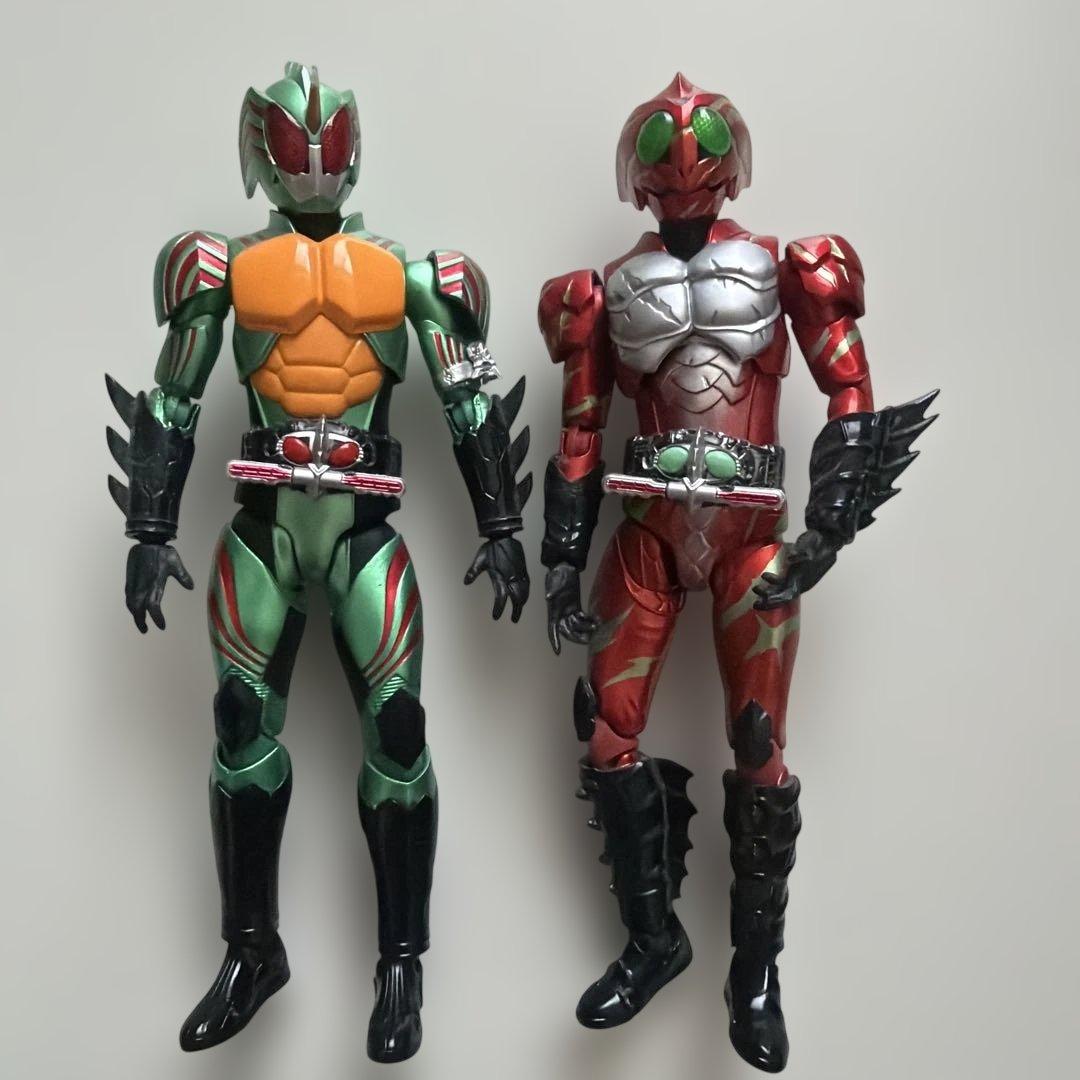 SHフィギュアーツ 仮面ライダーアマゾンズ　アマゾンオメガ、アマゾンアルファ