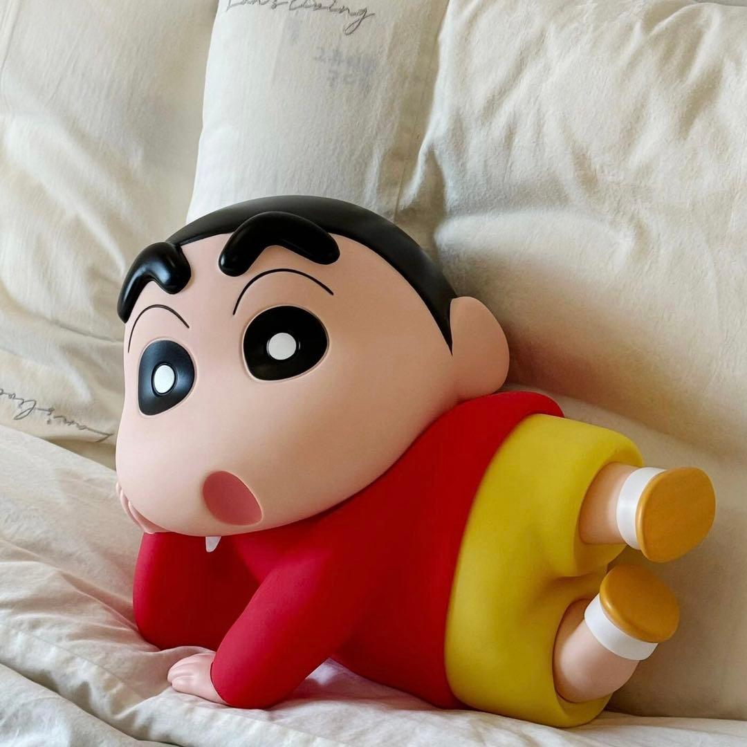 しんちゃん 寝そべりフィギュア 約36cm