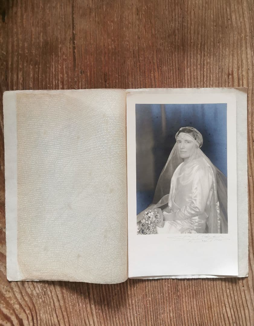 アンティーク写真館撮影 初聖体式 白いドレスの婦人 フォトグラフィ ３点セット