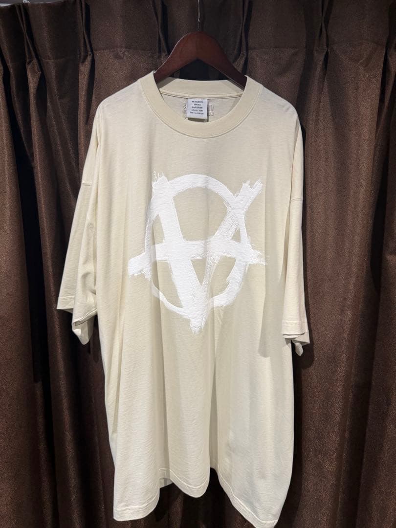 VETEMENTS アナーキーシンボル Tシャツ