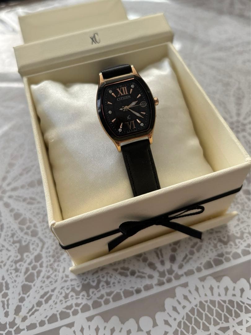 やよいんぐシチズン　クロスシー　LIGHT in BLACK