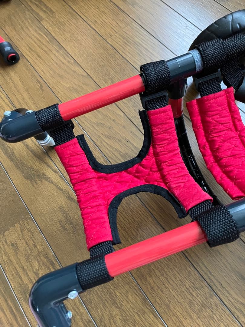 中古♡ワンちゃん4輪　リハビリ　食事補助　犬用車椅子　体制維持　犬の歩行器