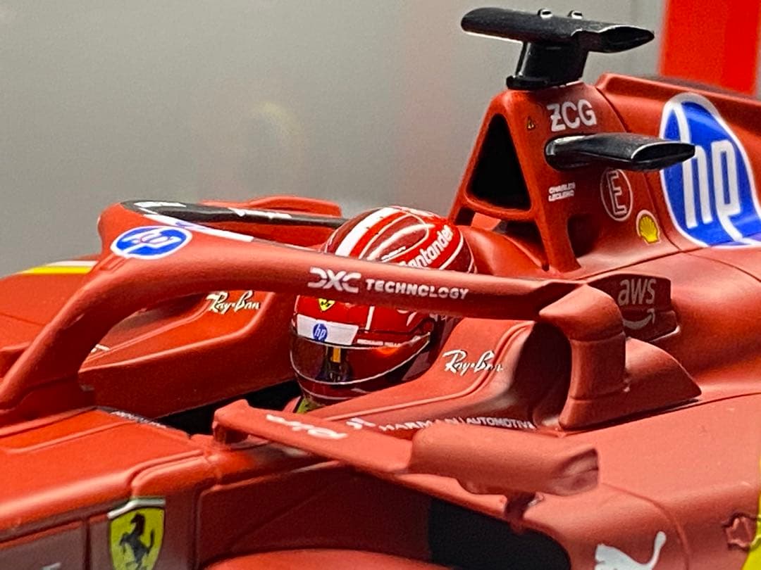 1/18 F1ブラーゴ　フェラーリSF-24 C.ルクレール×LED照明ケース