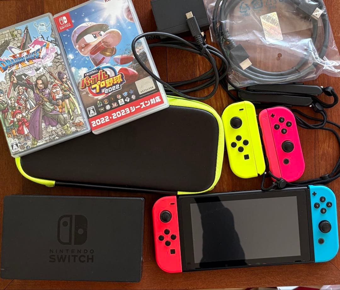 Nintendo Switch 本体 Joy-Con 4本/ソフト2本/ケース