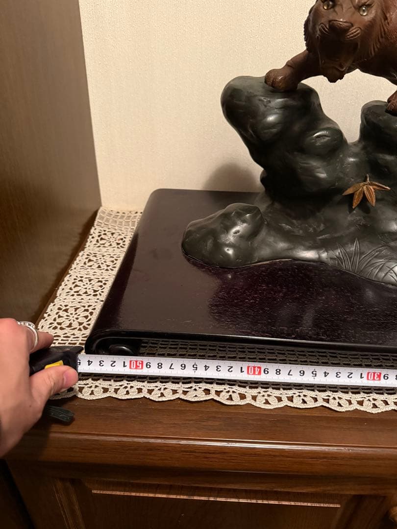 鋳銅　雅章作 虎置物 虎　置物　インテリア　オブジェ　台座付き