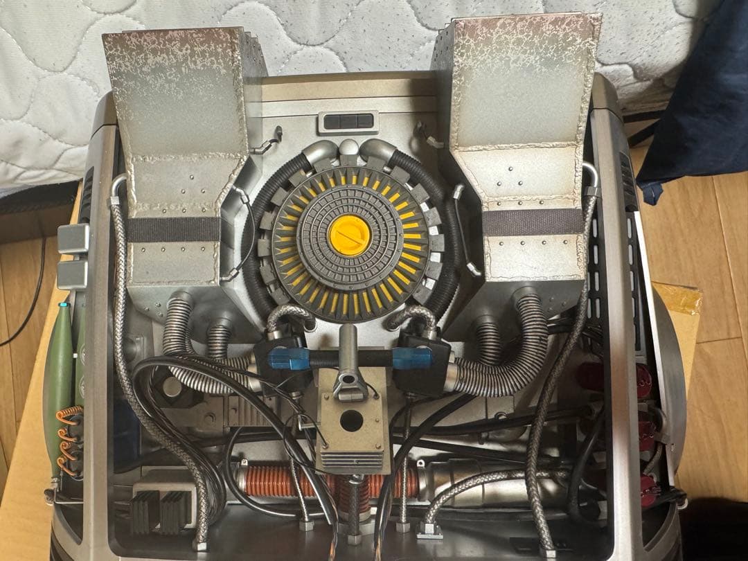 ホットトイズ　デロリアン　『バックトゥザフューチャーpart1』