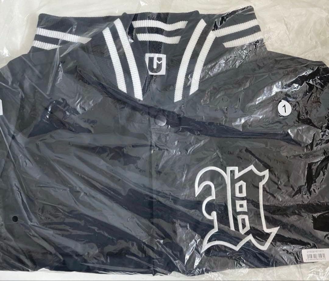 【新品未開封】 UVERworld スタジャン Ｍ　綺麗 美品 即日発送