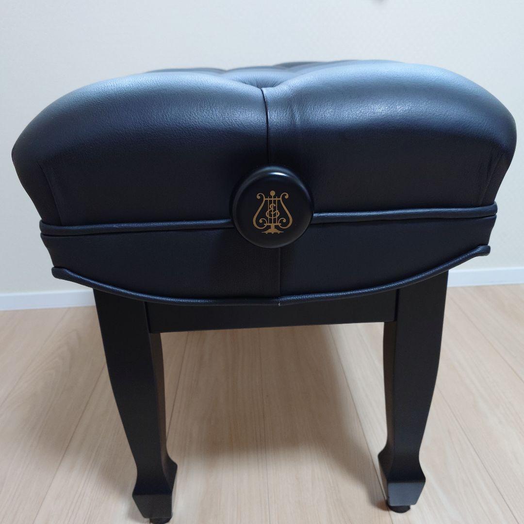 スタインウェイ純正コンサートピアノイス　BC-39ロゴ入り