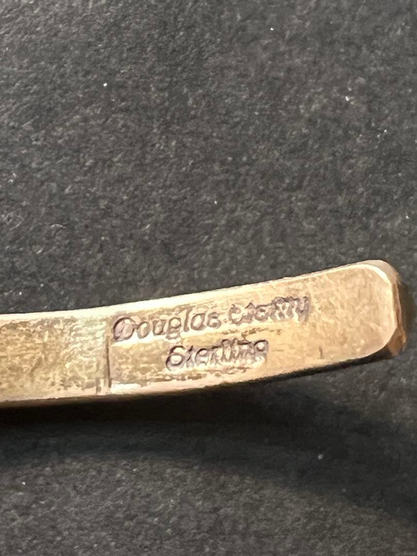 ナバホ族　Douglas Etsitt作　Sterling Silver