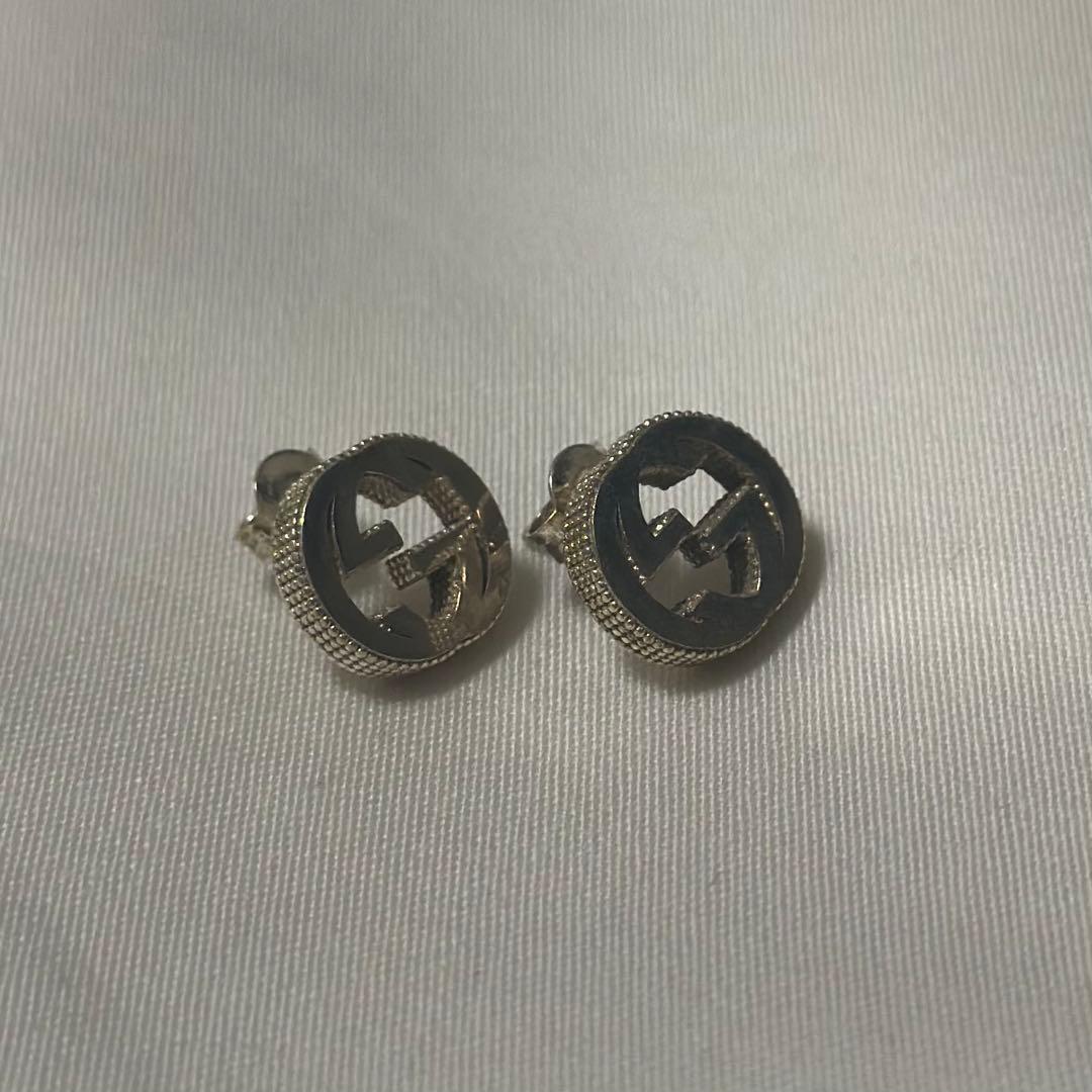 A*i様 Gucci ロゴ入りピアス