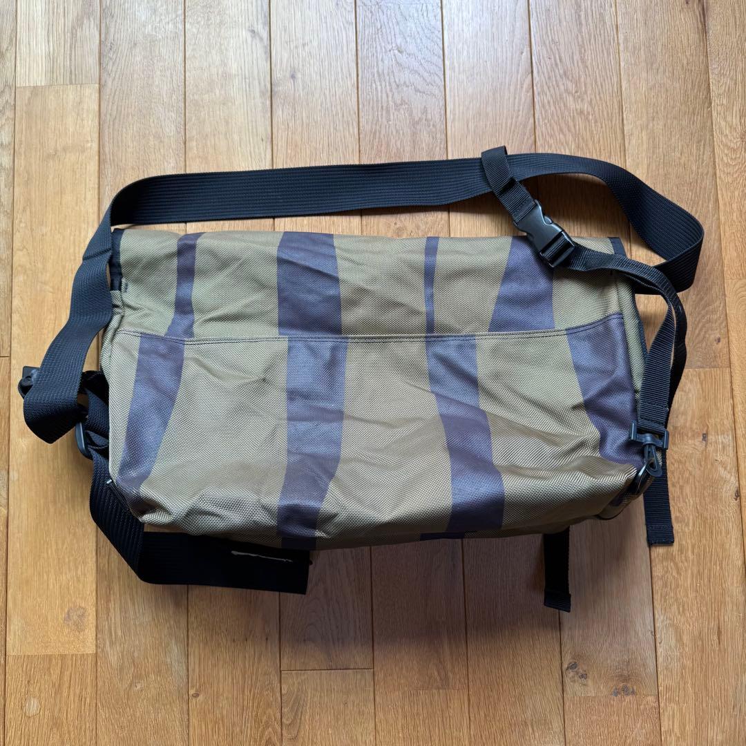 超希少　廃盤　ジブリ美術館限定　紅の豚　メンセンジャーバッグ　L マンマユート団