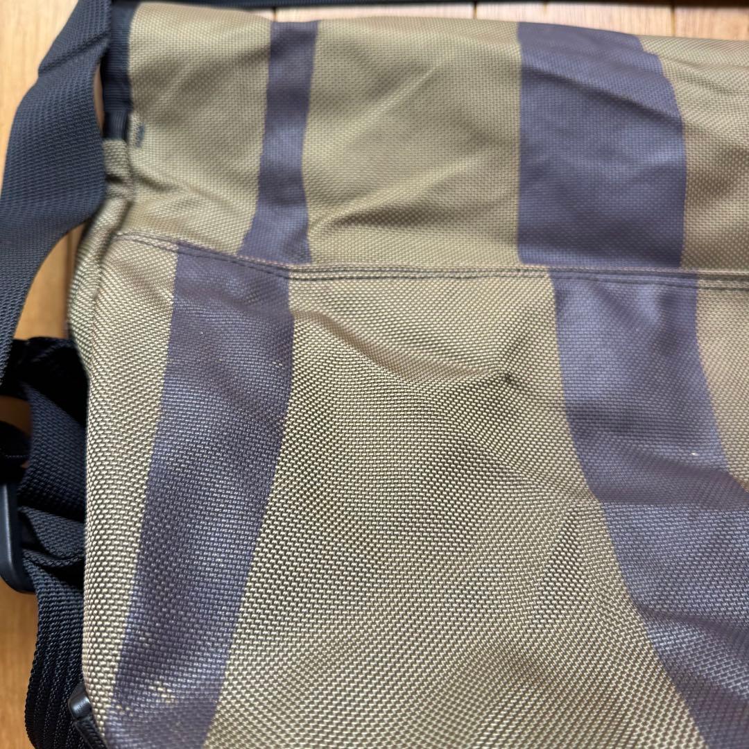 超希少　廃盤　ジブリ美術館限定　紅の豚　メンセンジャーバッグ　L マンマユート団