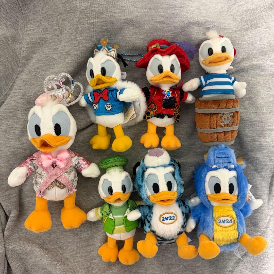 ドナルド ぬいぐるみバッジ 7点