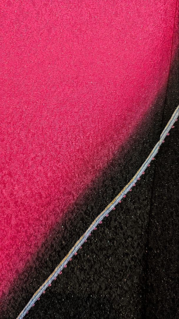 【現代柄•ハート】振袖 黒とピンクの花柄• ハートがポイント！L〜LＬサイズ