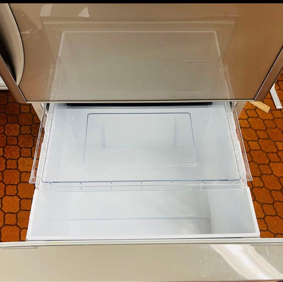 。 HITACHI R-S3200HV 3ドア冷蔵庫 ベージュ