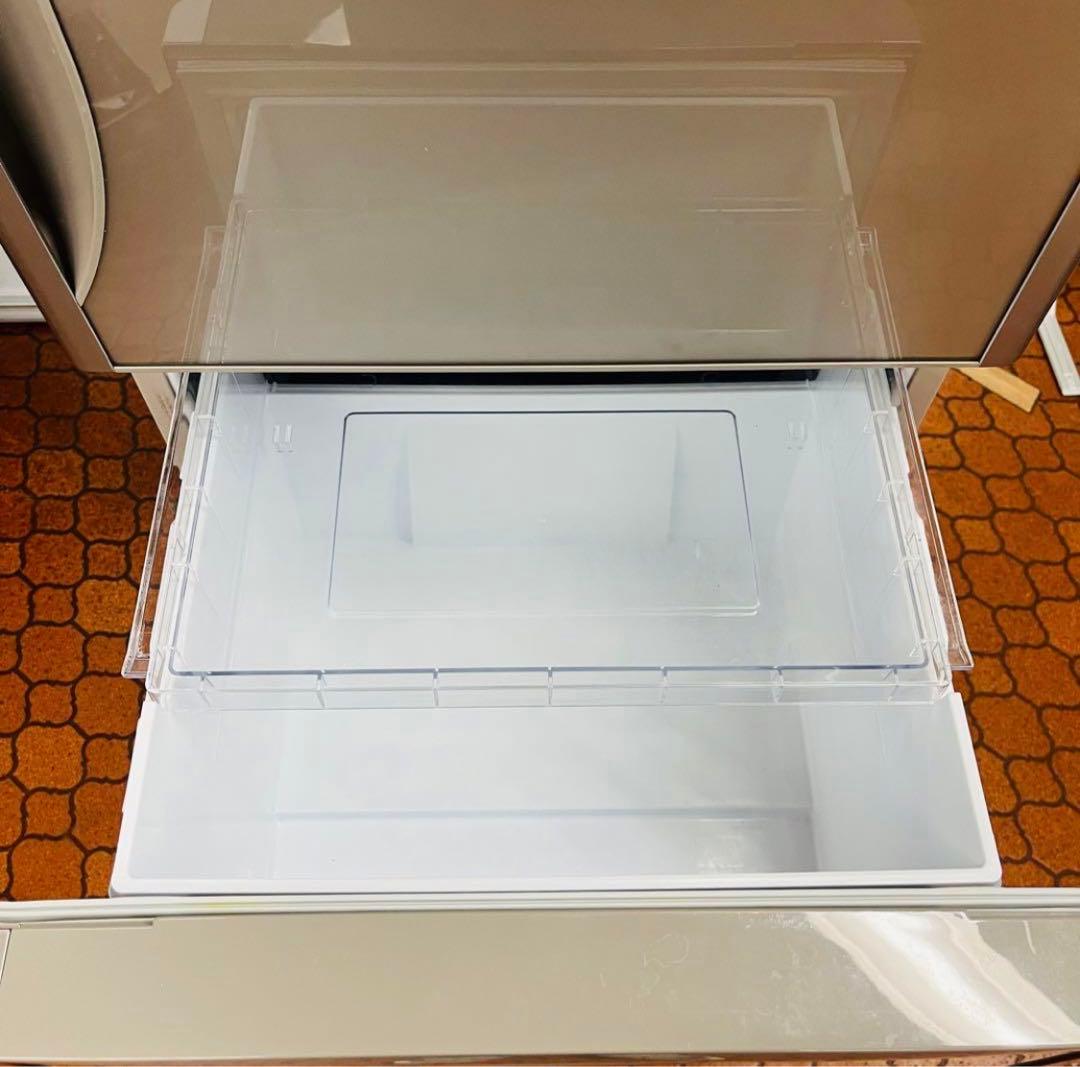 。 HITACHI R-S3200HV 3ドア冷蔵庫 ベージュ