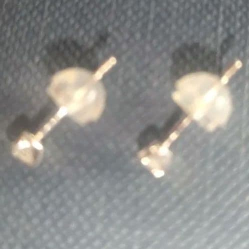 か*お様 0.01カラットダイアモンドスタッドピアス