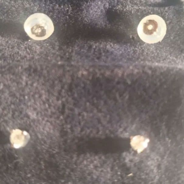 か*お様 0.01カラットダイアモンドスタッドピアス