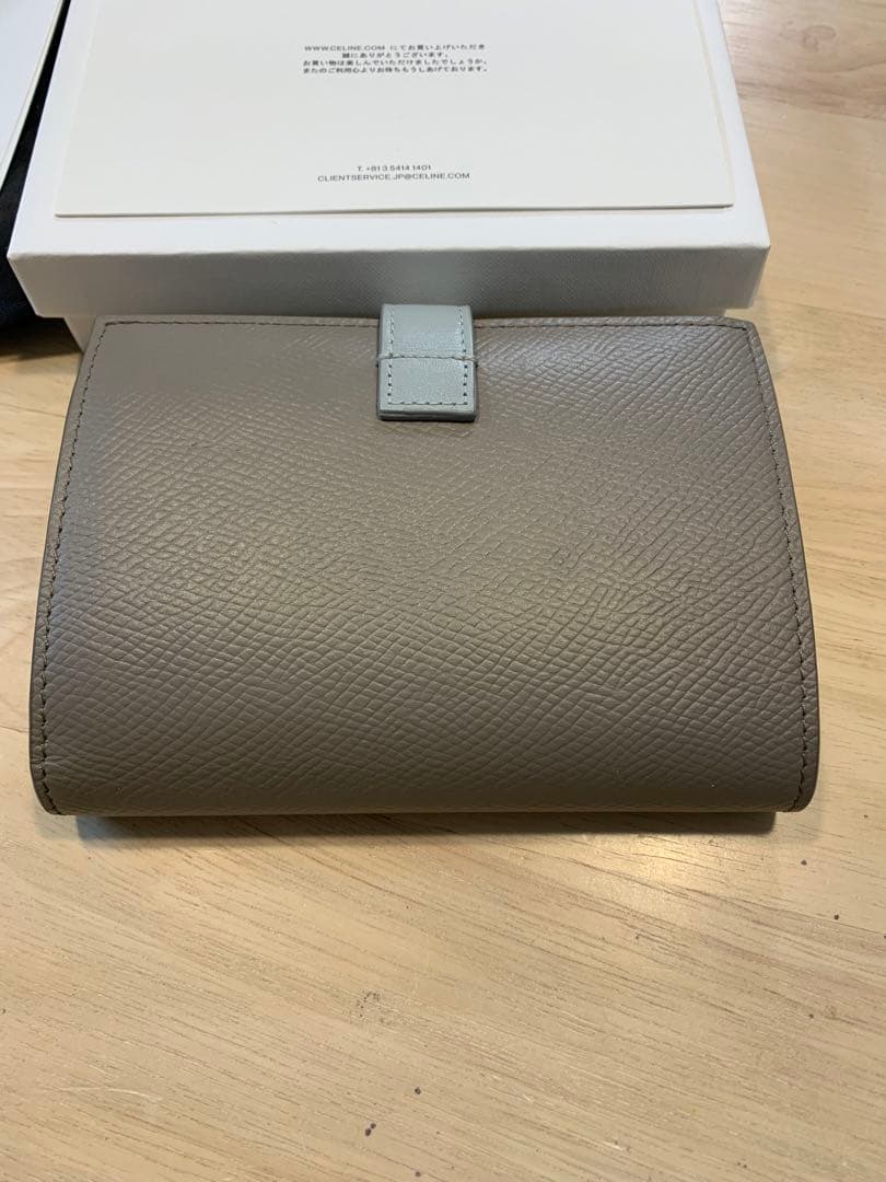 美品⭐︎CELINE セリーヌ　ミディアム ストラップウォレット　二つ折り財布