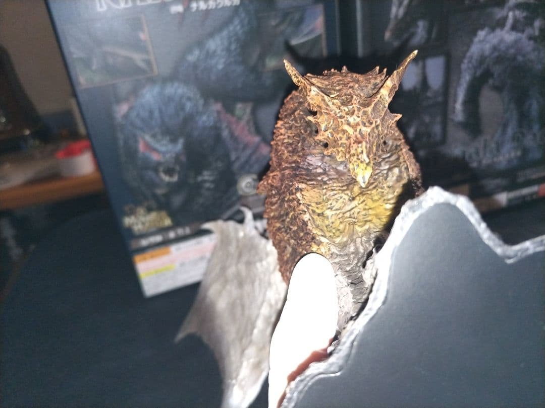 専用　クリエイターズモデル　クシャルダオラ脱皮