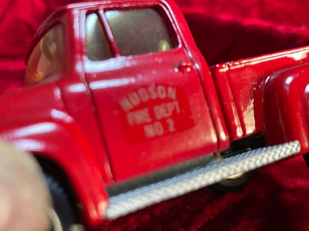 フォード 赤 ミニトラック 約10cm