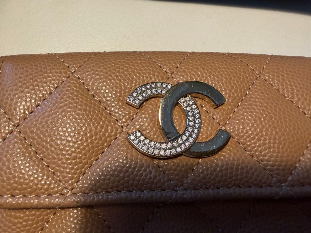CHANEL ベージュ 三つ折り財布 キャビアスキン　キルティング