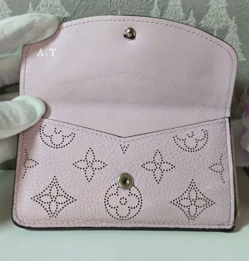 限定色 ルイヴィトン ポルトカルト レクトヴェルソ マヒナ カードケース