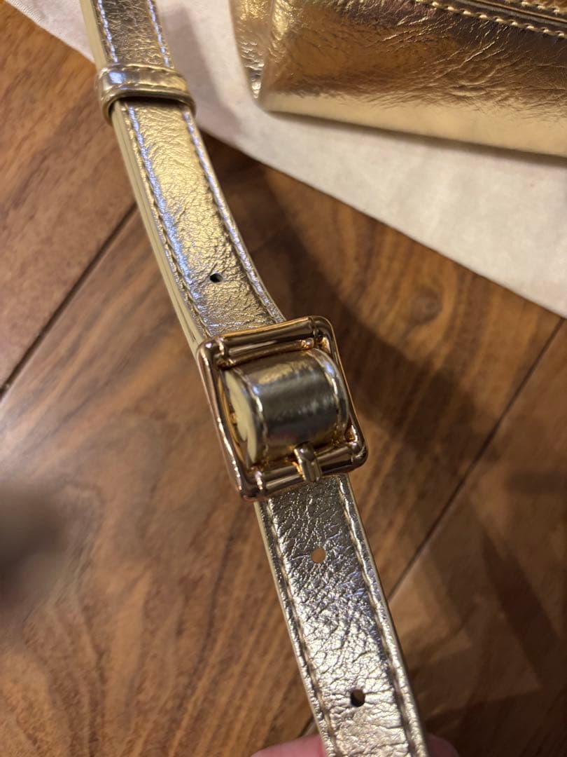 ジ*ー様 A.P.C. アーペーセー　NINONバッグ　メタリックゴールド