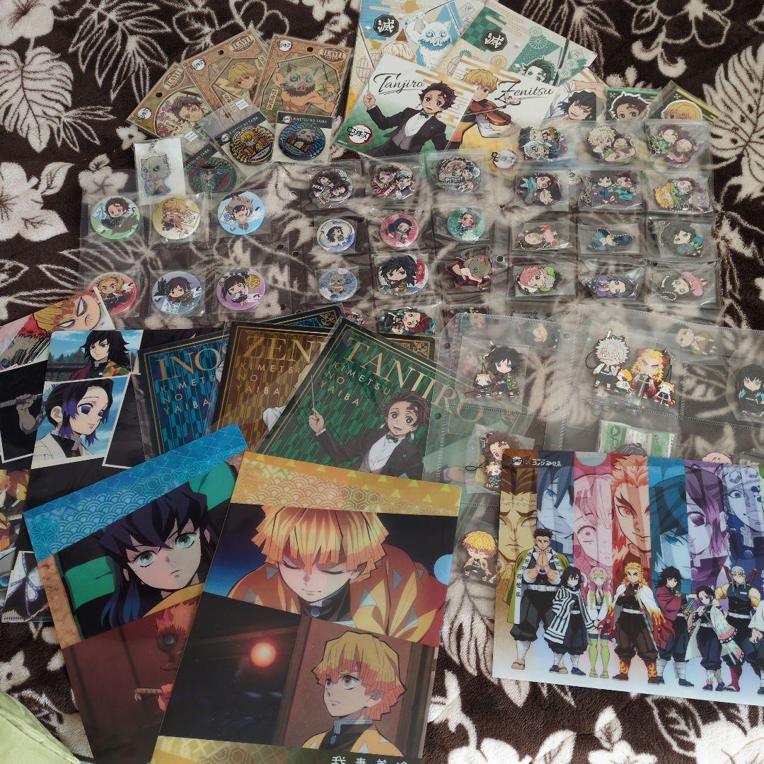 ◇鬼滅の刃　まとめ売り　75点　非売品　缶バッジ　クリアファイル　アクスタ