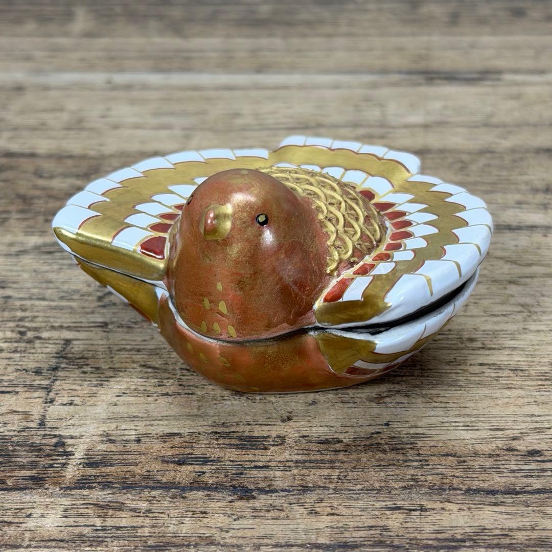 a800 送料込 御室窯 金彩 内銀 福良雀 香合 在銘 共箱 茶道具