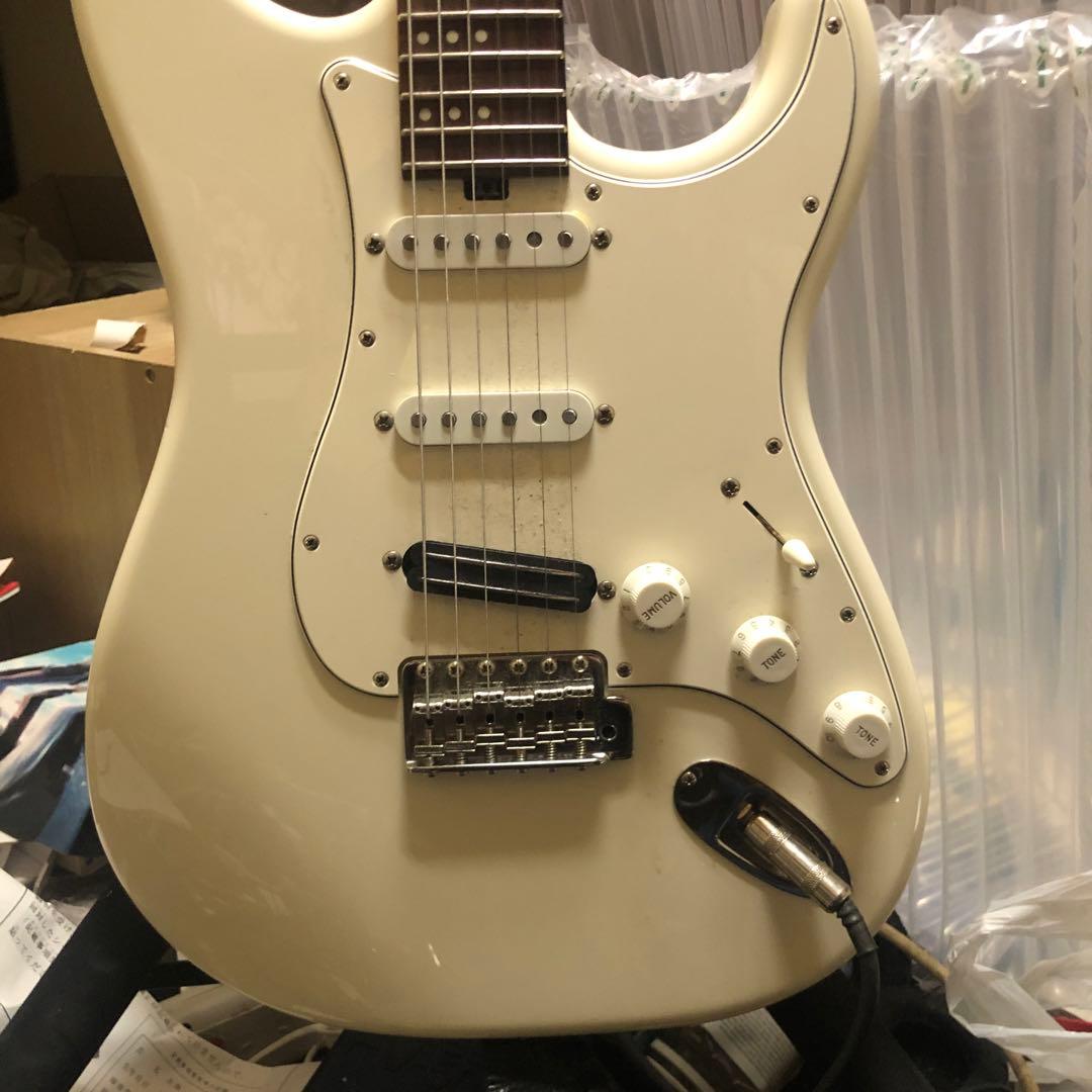 freeThree Dots Model/S ホワイトエレキギター