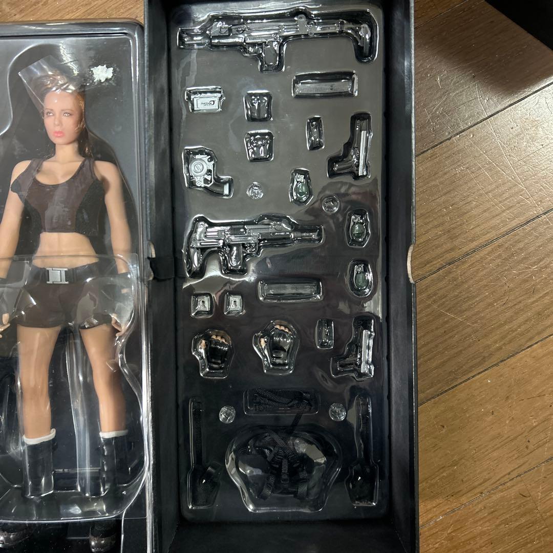 PHICEN LAURA 1/6 フィギュア 未使用品