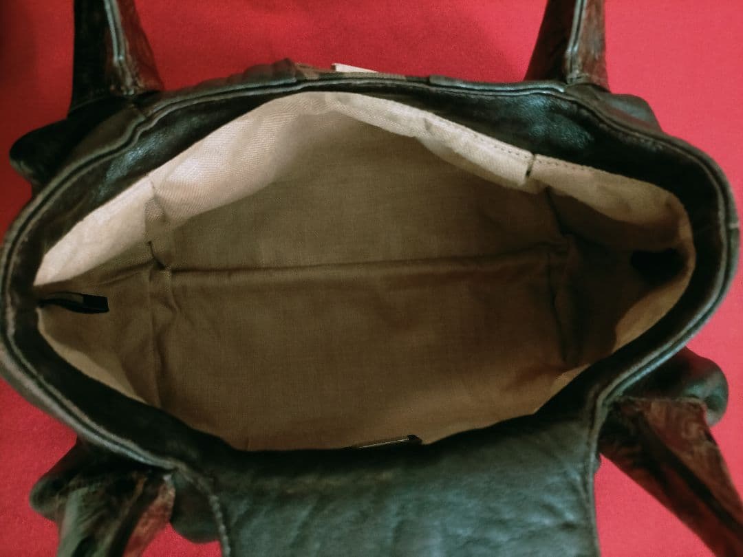 FENDI フェンディ ズッカ柄のスパイバッグ