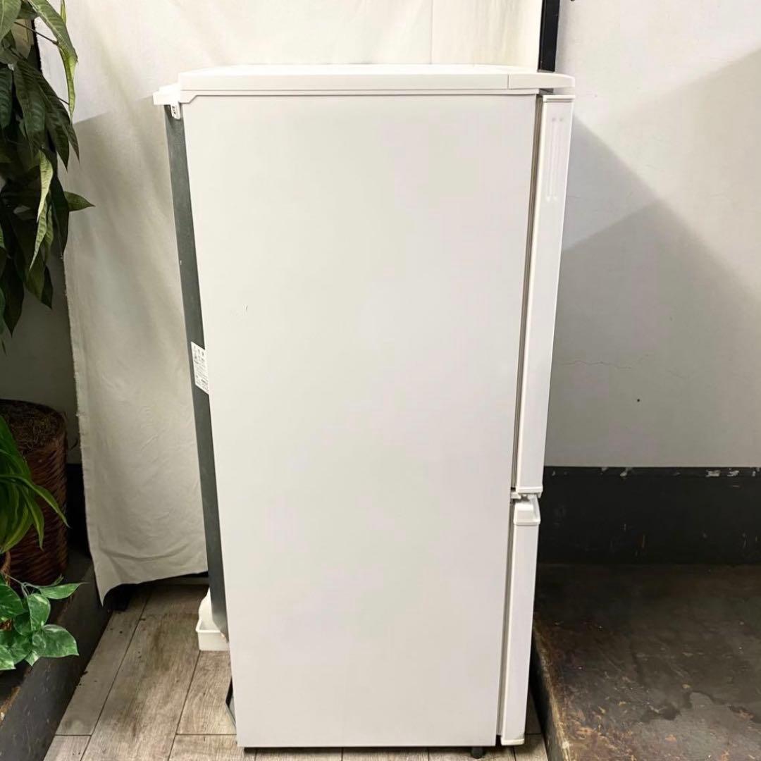 設置場所を選ばないどっちも付け替えドア！一人暮らしに！2ドア冷凍冷蔵庫137L