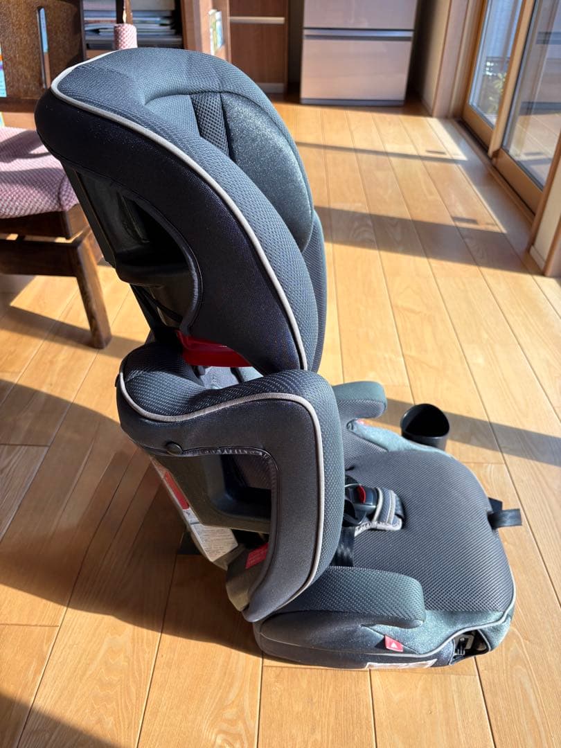 アップリカ　エアグルーヴ　チャイルドシート　ジュニアシート