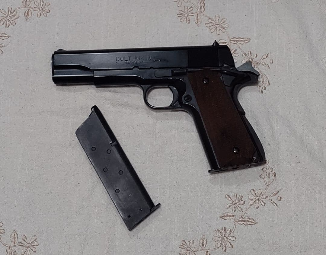 WA COLTガバメント ウェスタンアームズ 予備マガジン ケース付き