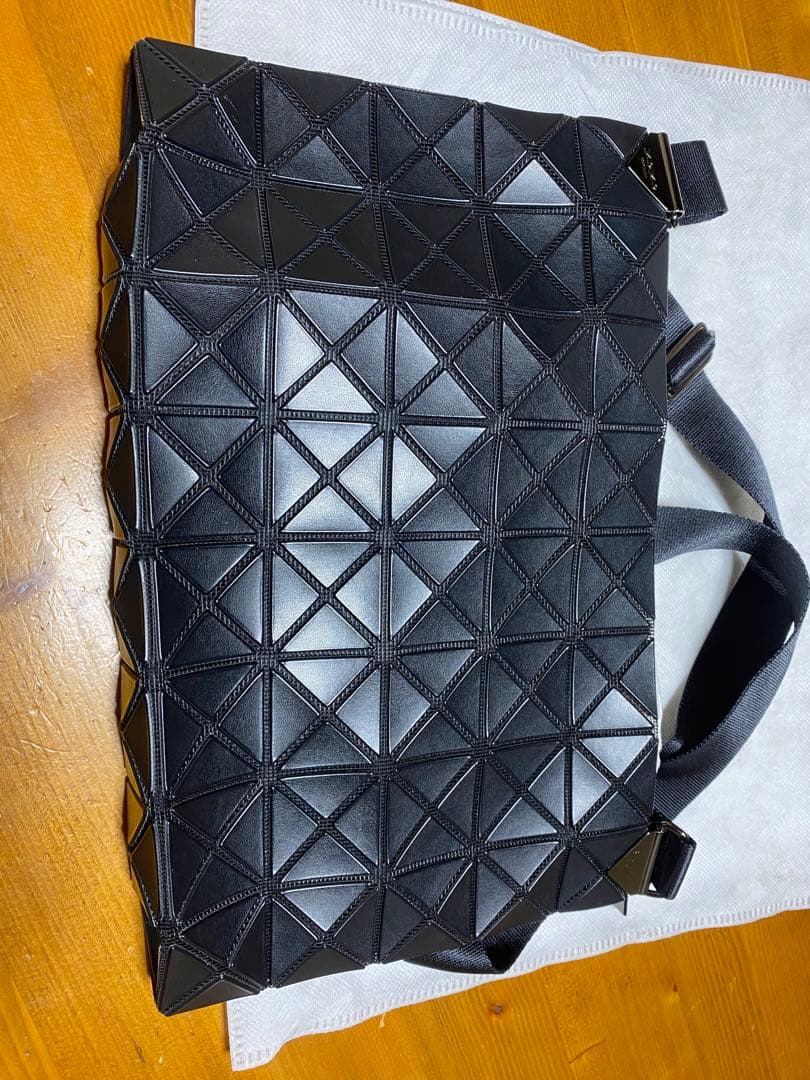 ISSEY MIYAKE 立体的ショルダーバッグ 黒