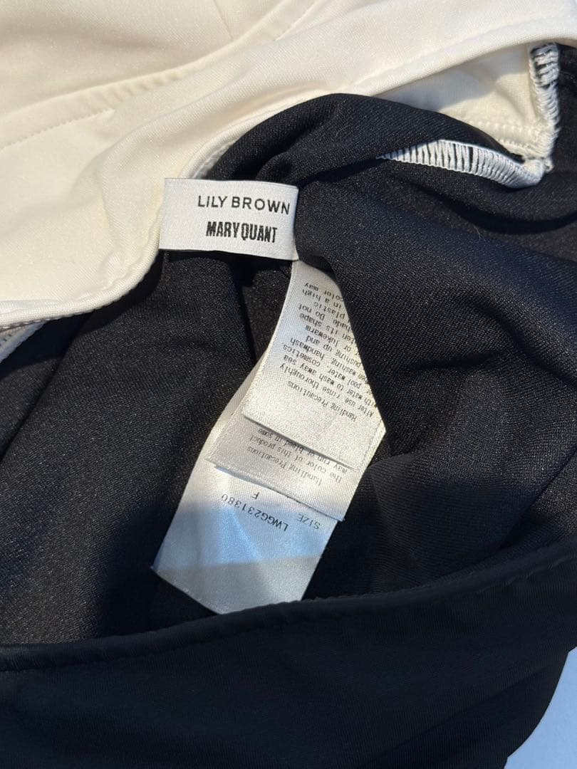 LILY BROWN×MARY QUANTデイジーモチーフ水着（ポーチ付き）