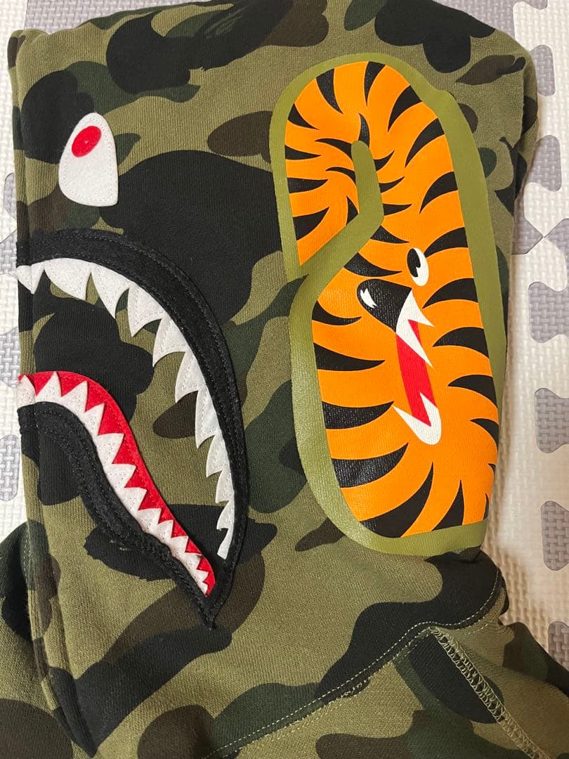 【A BATHING APE】 SHARKパーカー full zip