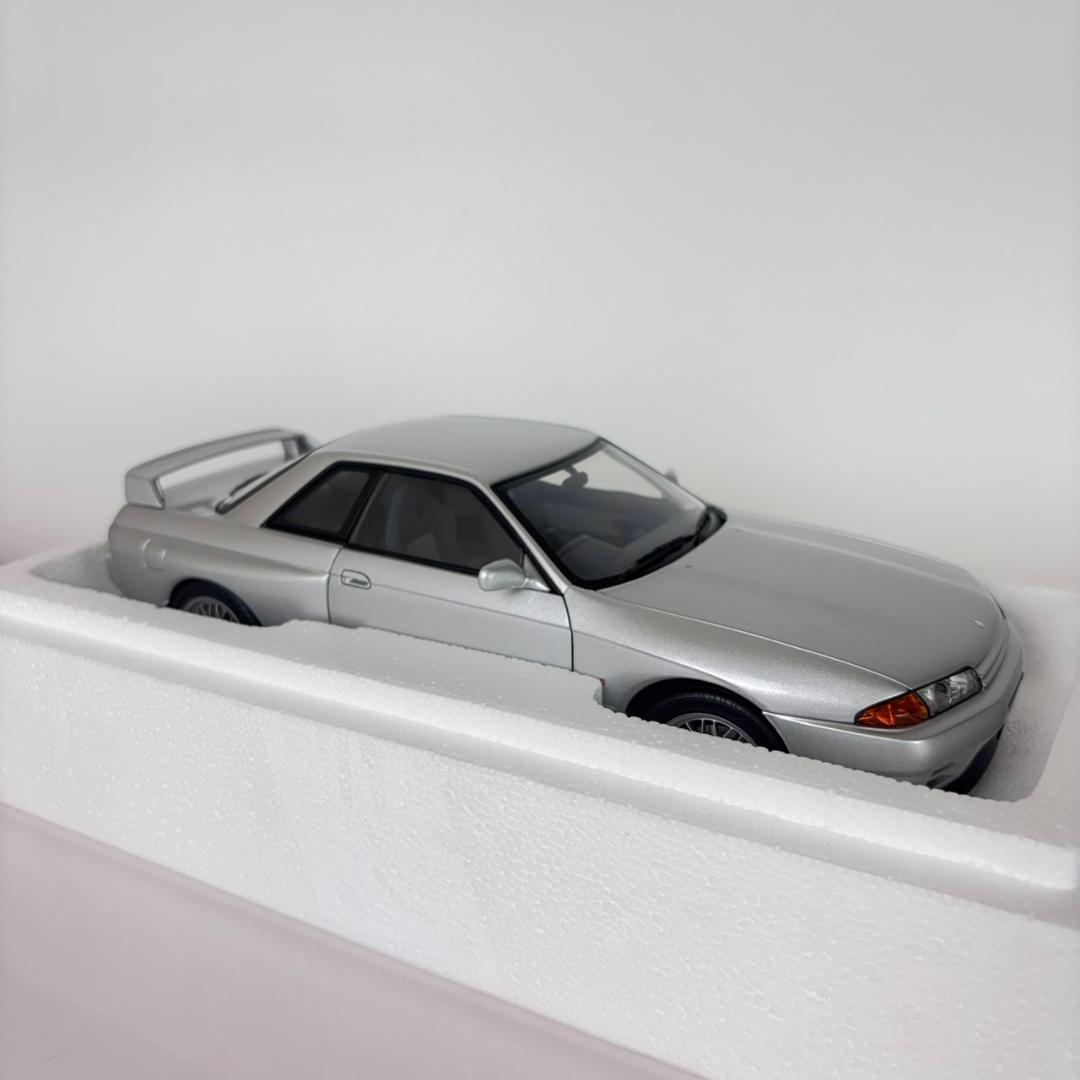 極美品 1/18 SKYLINE GT-R (R32) V-SPEC II