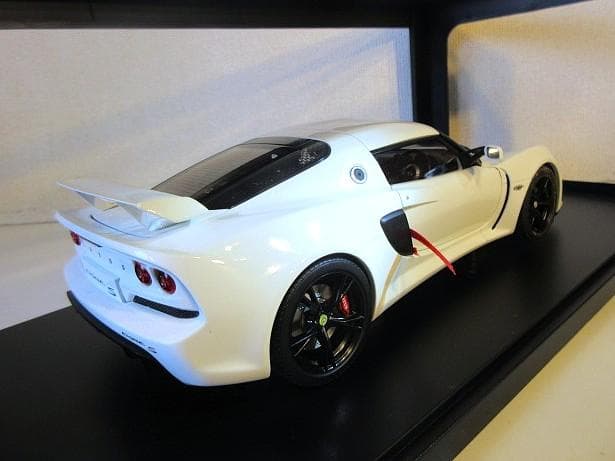 特価 AUTOart (1/18) ロータス Exige S