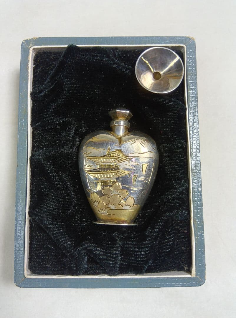 SILVER 950　シルバーアトマイザー　香水入れ　ミニ漏斗付き　香水瓶　銀製