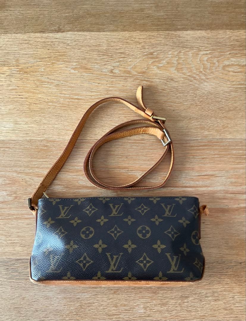 LOUIS VUITTONルイ・ヴィトン　トロター ショルダーバッグ
